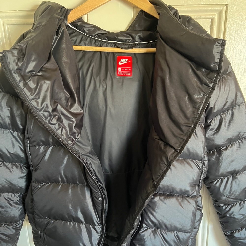 NIKE Hooded Down Puffer Jacket Women's Size XS Asymmetrical Black Winter Coat - Picture 8 of 14
